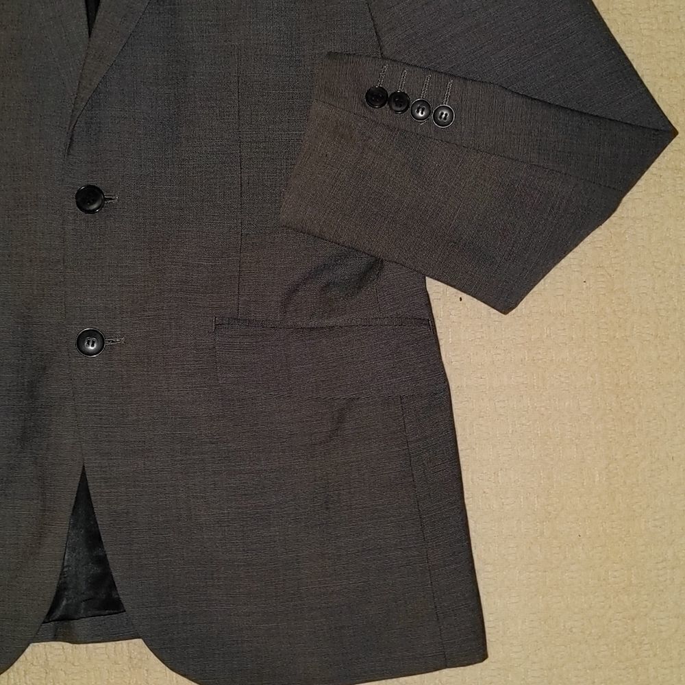 🤩 H&M gray blazer 🤩 2 for $20 - Picture 4 of 6